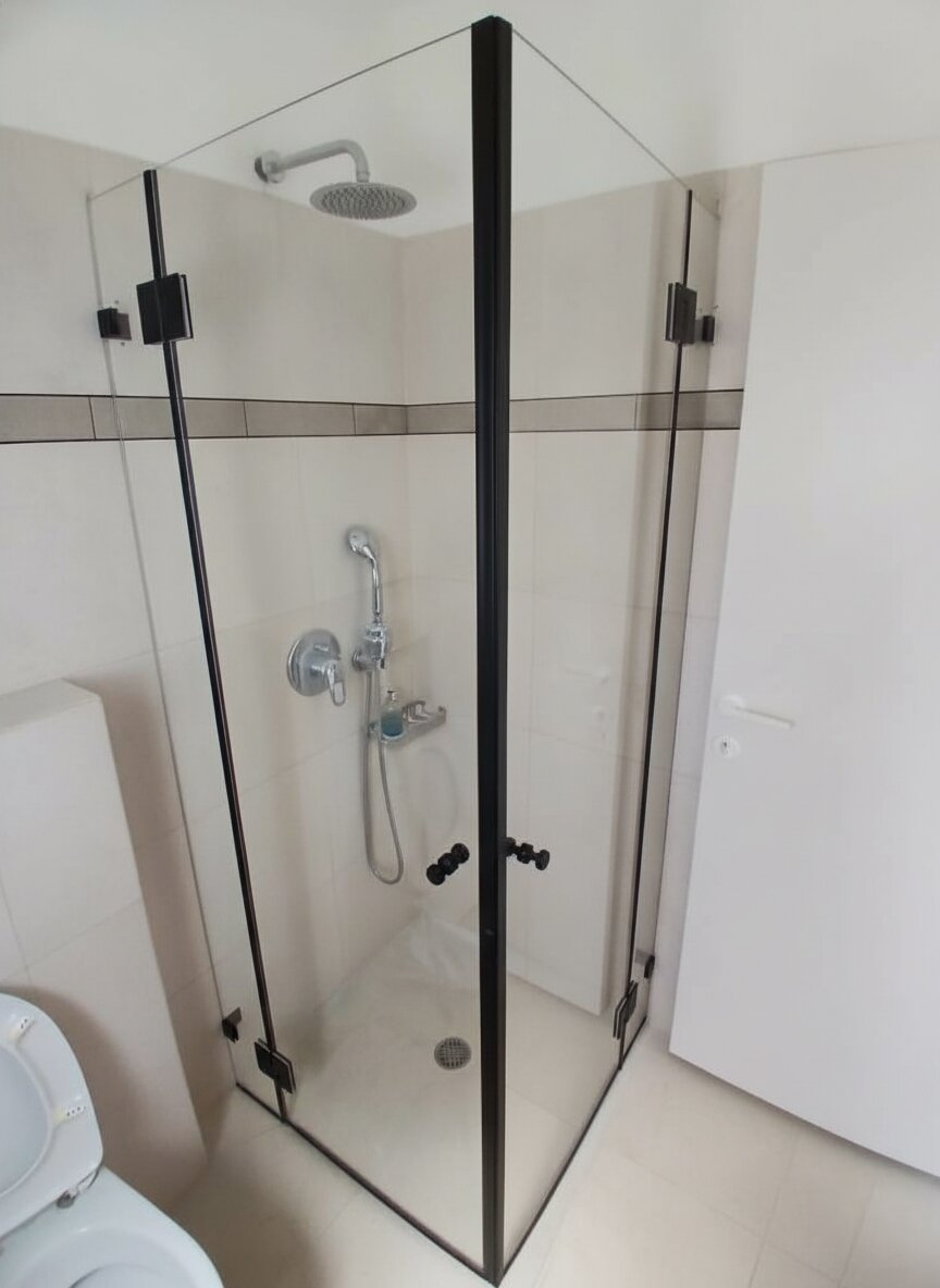 מקלחון זכוכית בהתאמה אישית